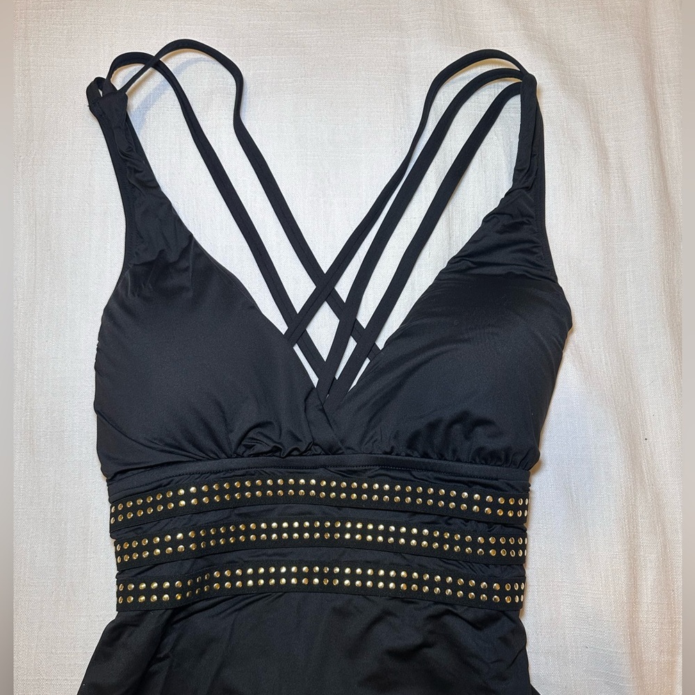La Blanca NWT Nailed It Multi-Strap Cross-Back Classic Black One Piece Swimsuit - Picture 4 of 10